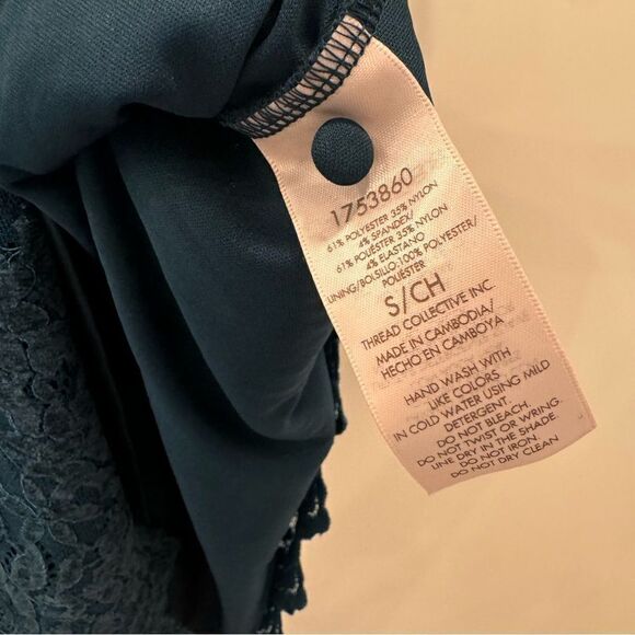 Teddy Rose Women's Lacy Keyhole Top BLUE - Picture 4 of 5